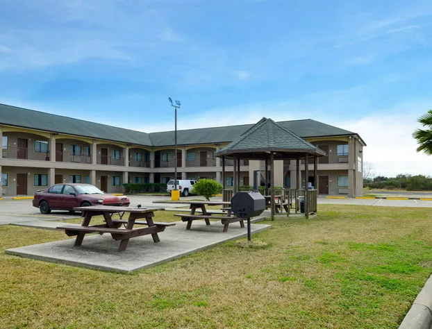 Econo Lodge Inn & Suites Port Arthur near Sabine Pass hotel detail image 3