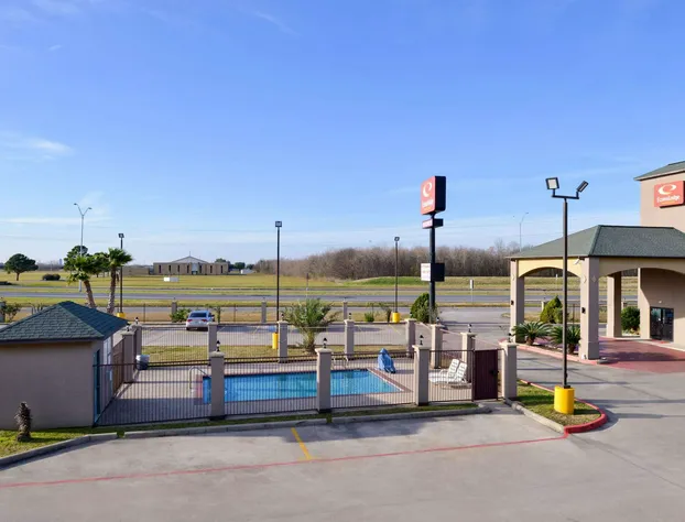 Econo Lodge Inn & Suites Port Arthur near Sabine Pass hotel detail image 4