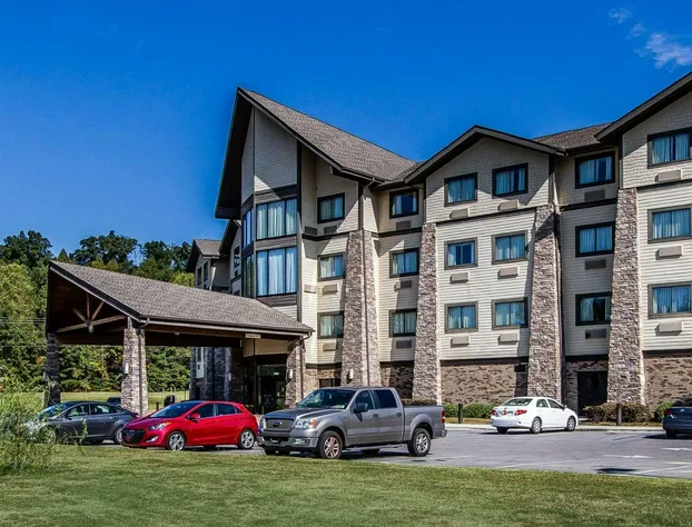 Comfort Inn and Suites Near Lake Guntersville hotel detail image 1
