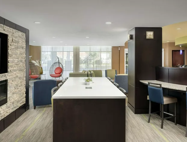 Comfort Suites Lake City hotel detail image 4