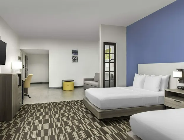 Comfort Suites Lake City hotel detail image 4