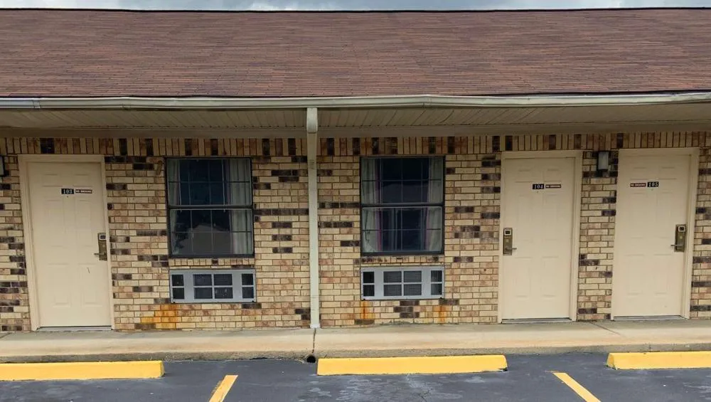 Luxury Inn & Suites Forrest City hotel hero