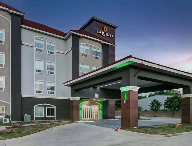 La Quinta Inn & Suites by Wyndham Decatur hotel detail image 2