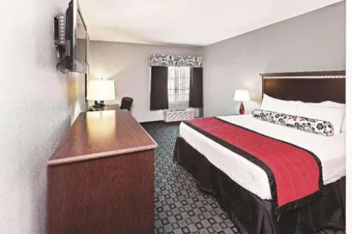 La Quinta Inn & Suites by Wyndham Decatur hotel detail image 1