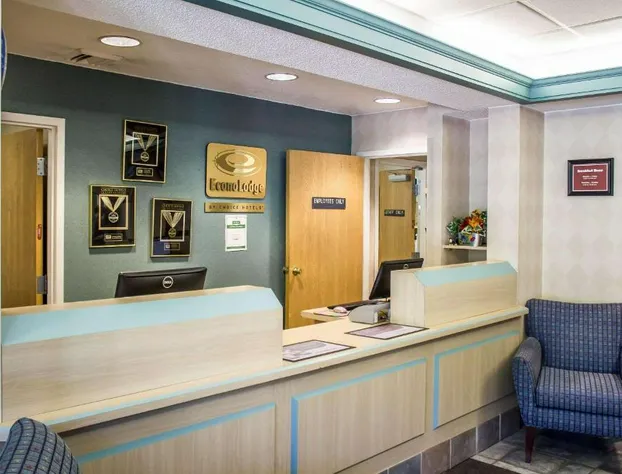 Econo Lodge Meadville hotel detail image 3