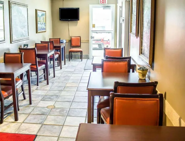 Econo Lodge Meadville hotel detail image 4