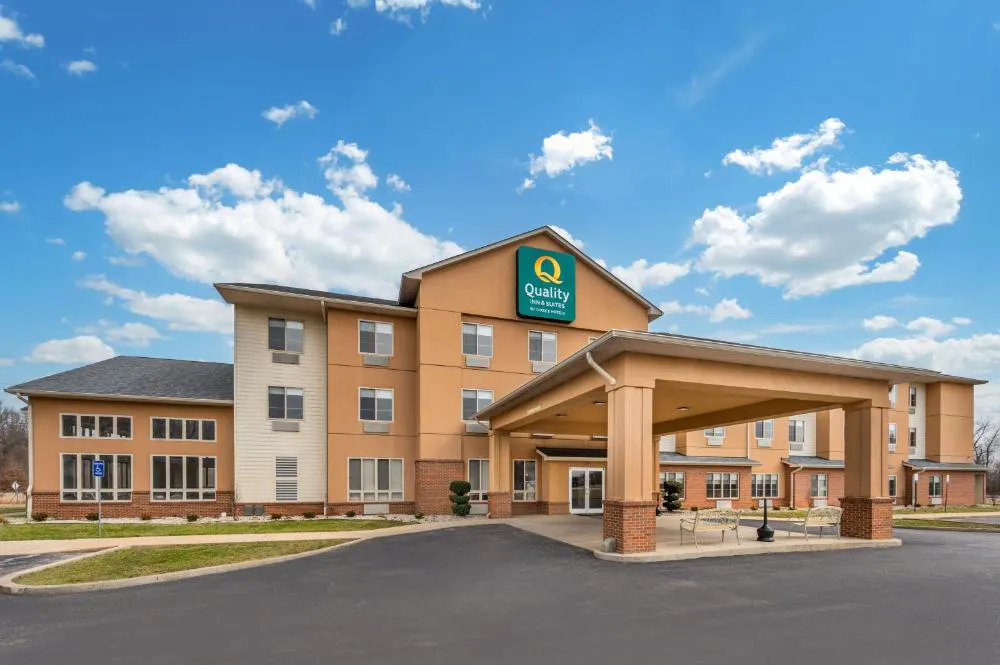 Quality Inn & Suites Rockport - Owensboro North (GOLD AWARD WINNER) hotel hero