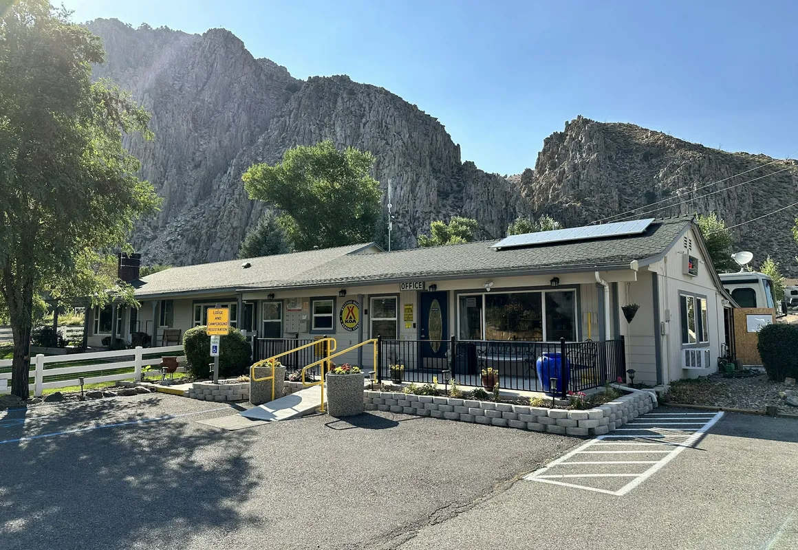 Meadowcliff lodge hotel hero