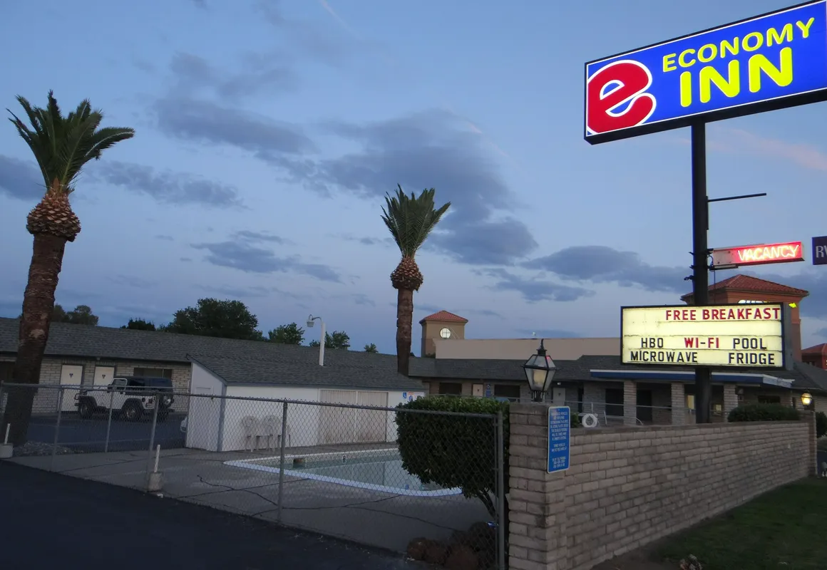 Economy inn hotel hero
