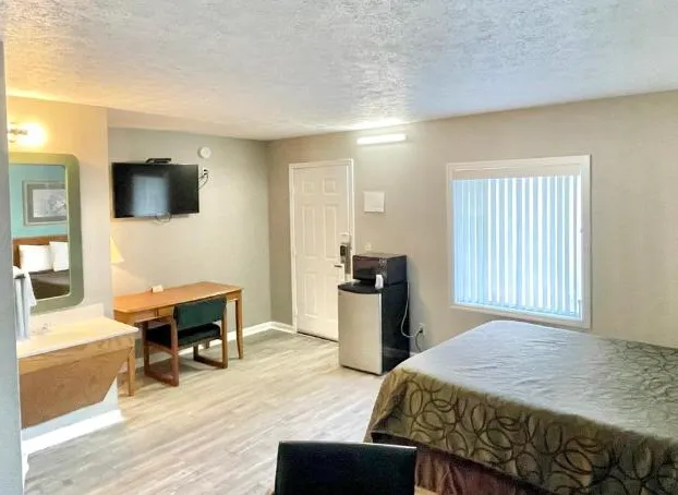 Overton Motel Livingston hotel detail image 2