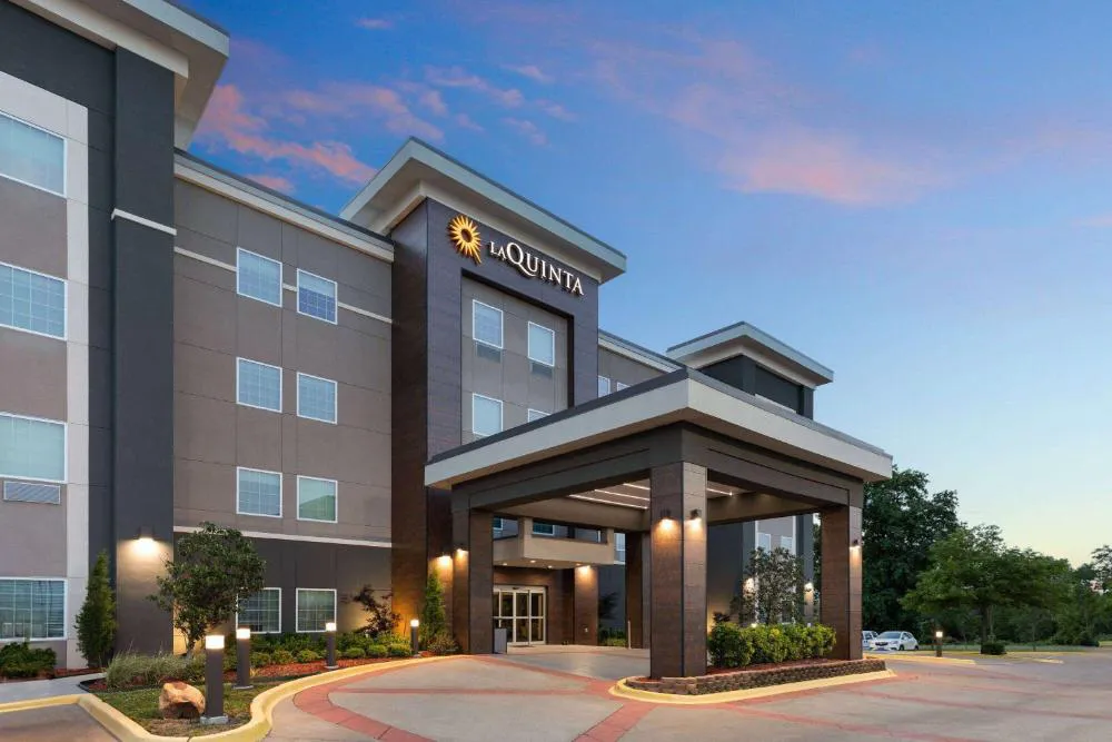 La Quinta Inn & Suites by Wyndham McAlester hotel hero