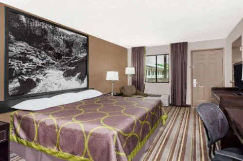 Super 8 by Wyndham Monteagle TN hotel detail image 4