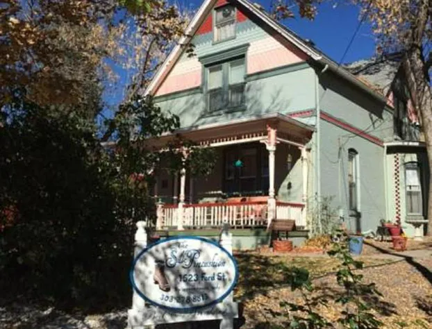 The Silk Pincushion - Easy access to downhill skiing hotel detail image 1