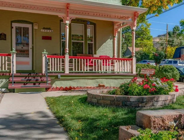 The Silk Pincushion - Easy access to downhill skiing hotel detail image 2