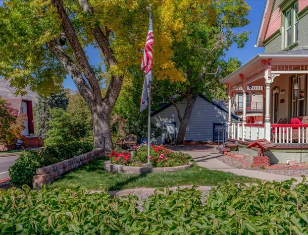 The Silk Pincushion - Easy access to downhill skiing hotel detail image 4