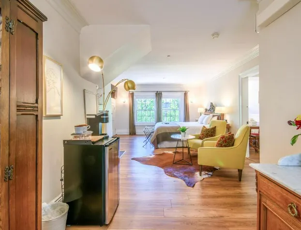 Cedar Gables Inn hotel detail image 2