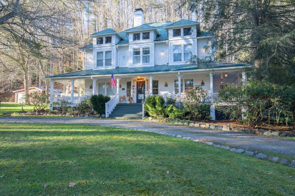 Taylor House Inn hotel hero