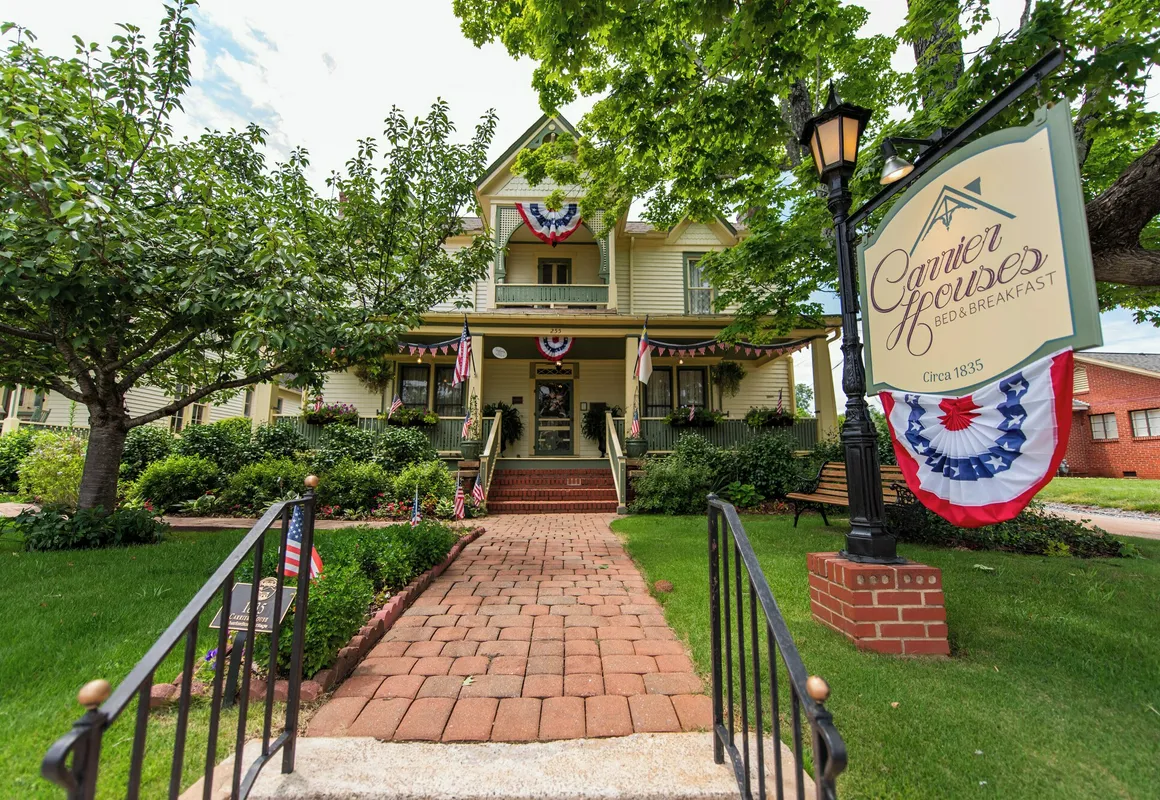 Carrier Houses B&B hotel hero