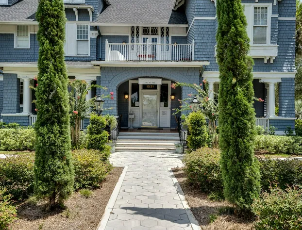 Riverdale Inn hotel detail image 2