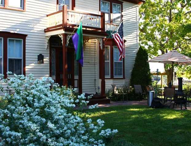 Captain Wohlt Inn Bed & Breakfast hotel detail image 2