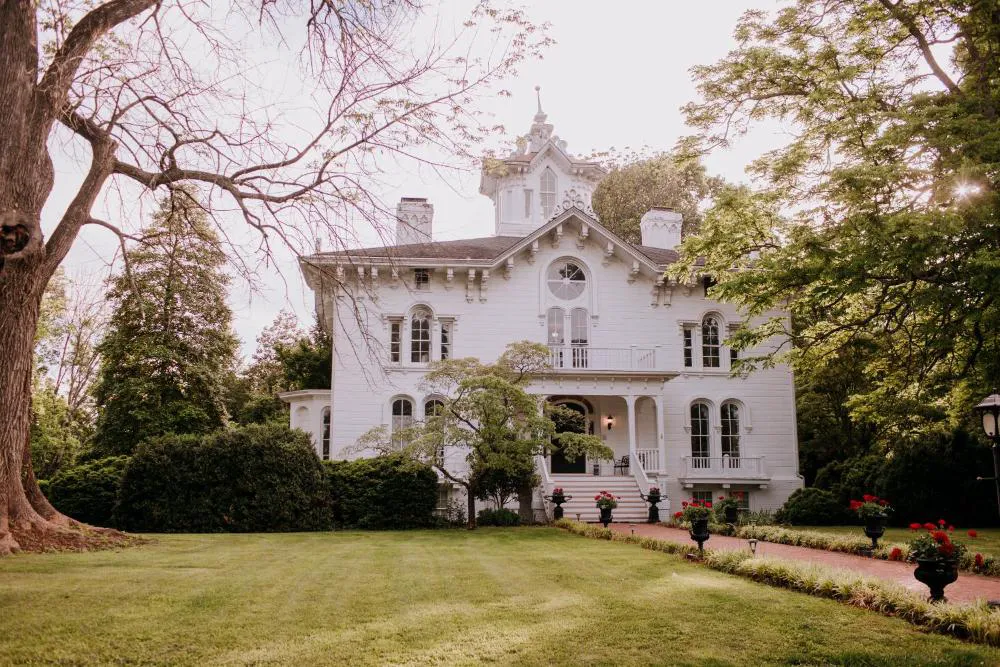 Mayhurst Inn hotel hero