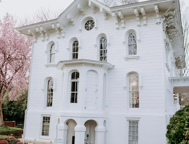 Mayhurst Inn hotel detail image 3