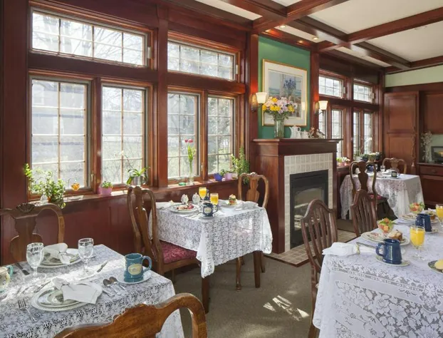 Isaiah Jones Homestead Bed & Breakfast hotel detail image 4