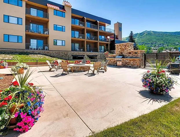 Snow Flower Condos hotel detail image 2