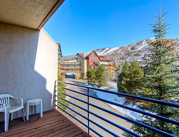 Snow Flower Condos hotel detail image 3