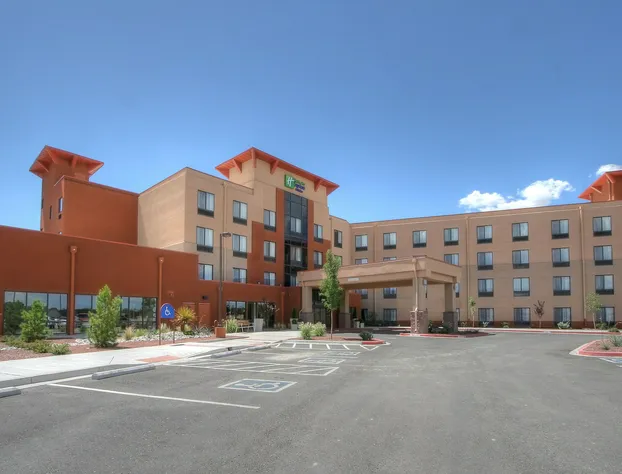 Holiday Inn Express & Suites Albuquerque Historic Old Town by IHG hotel detail image 1