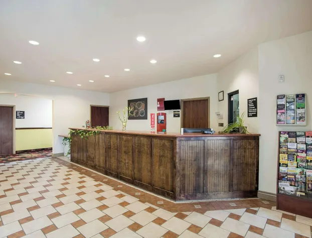 Econo Lodge Anderson hotel detail image 1