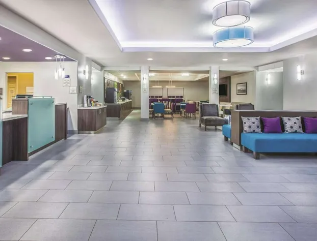 La Quinta Inn & Suites by Wyndham Bay City hotel detail image 3