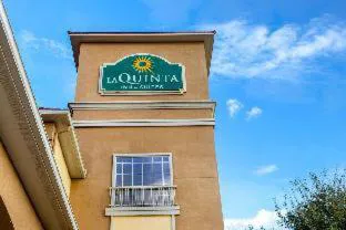 La Quinta Inn & Suites by Wyndham Angleton hotel detail image 2