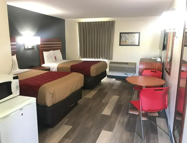 Econo Lodge hotel detail image 3