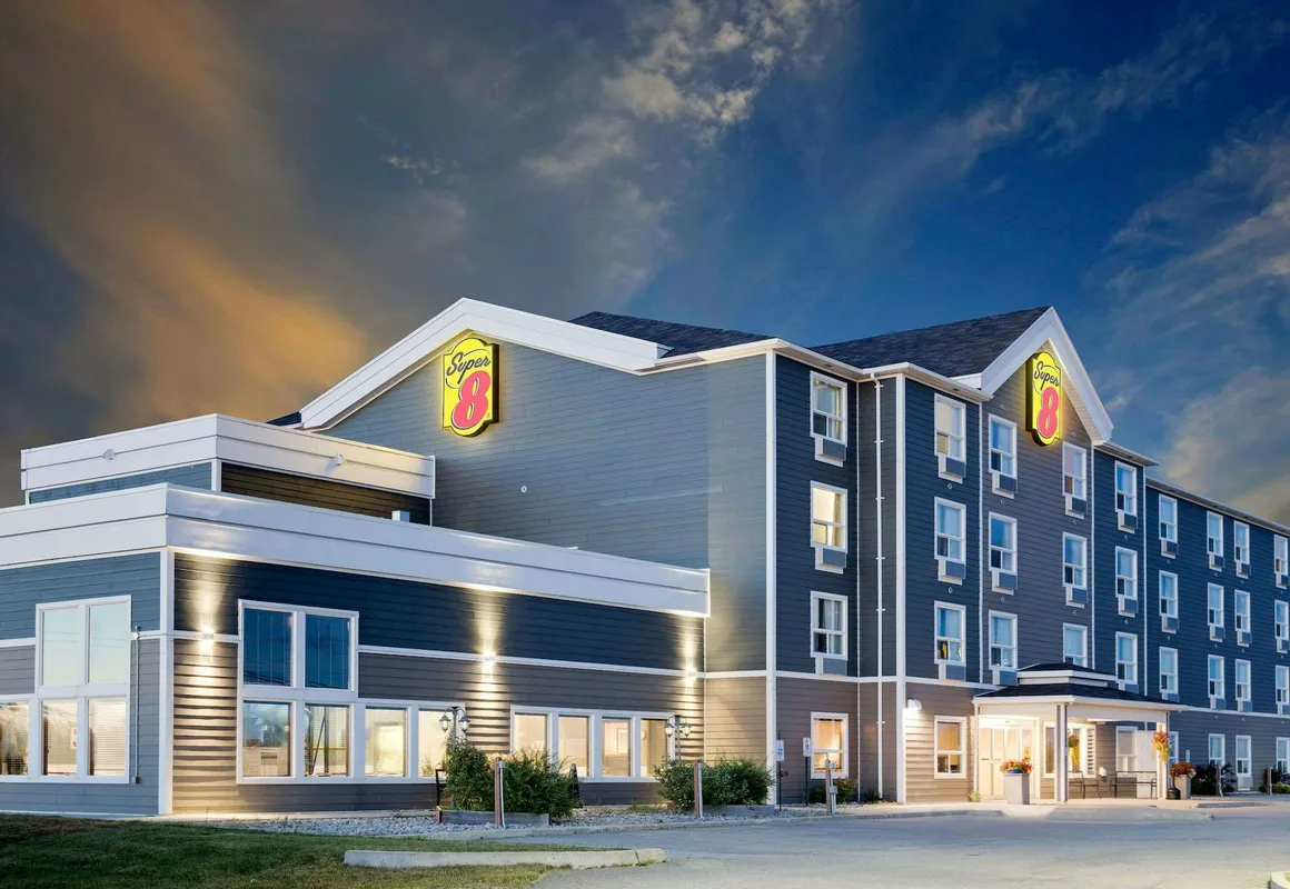 Super 8 by Wyndham Kapuskasing hotel hero