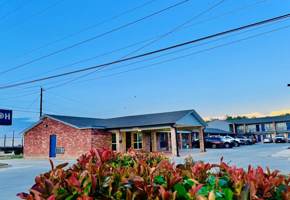 Shiloh Inn hotel hero