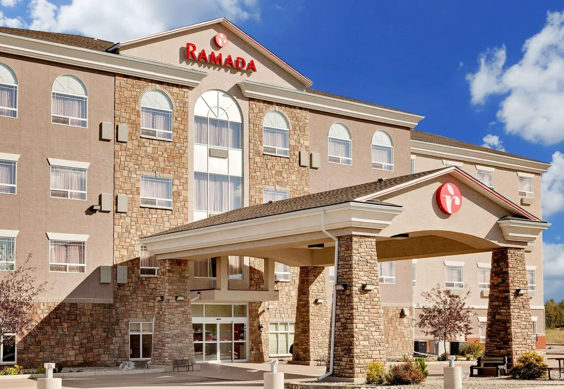 Ramada by Wyndham Lac La Biche hotel hero