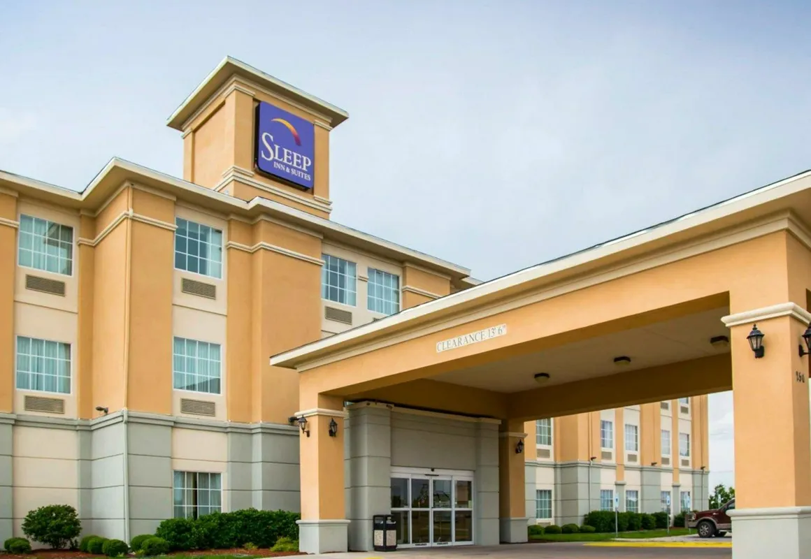 Sleep Inn & Suites hotel hero