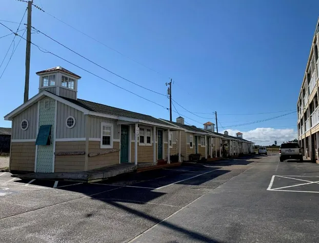 Seahorse Inn and Cottages hotel detail image 1