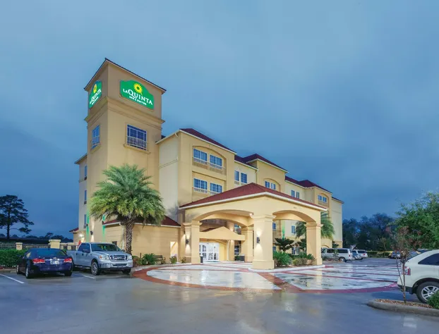 La Quinta Inn & Suites by Wyndham Houston Bush Intl Airpt E hotel detail image 3