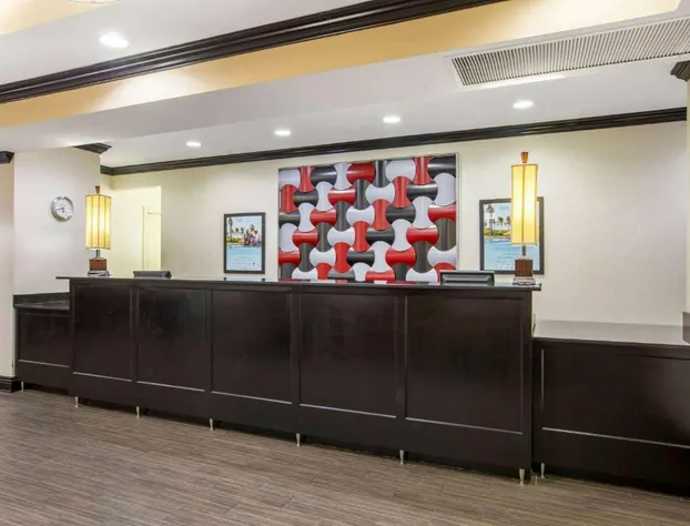 La Quinta Inn & Suites by Wyndham Conway hotel detail image 1