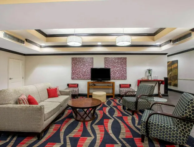 La Quinta Inn & Suites by Wyndham Conway hotel detail image 3