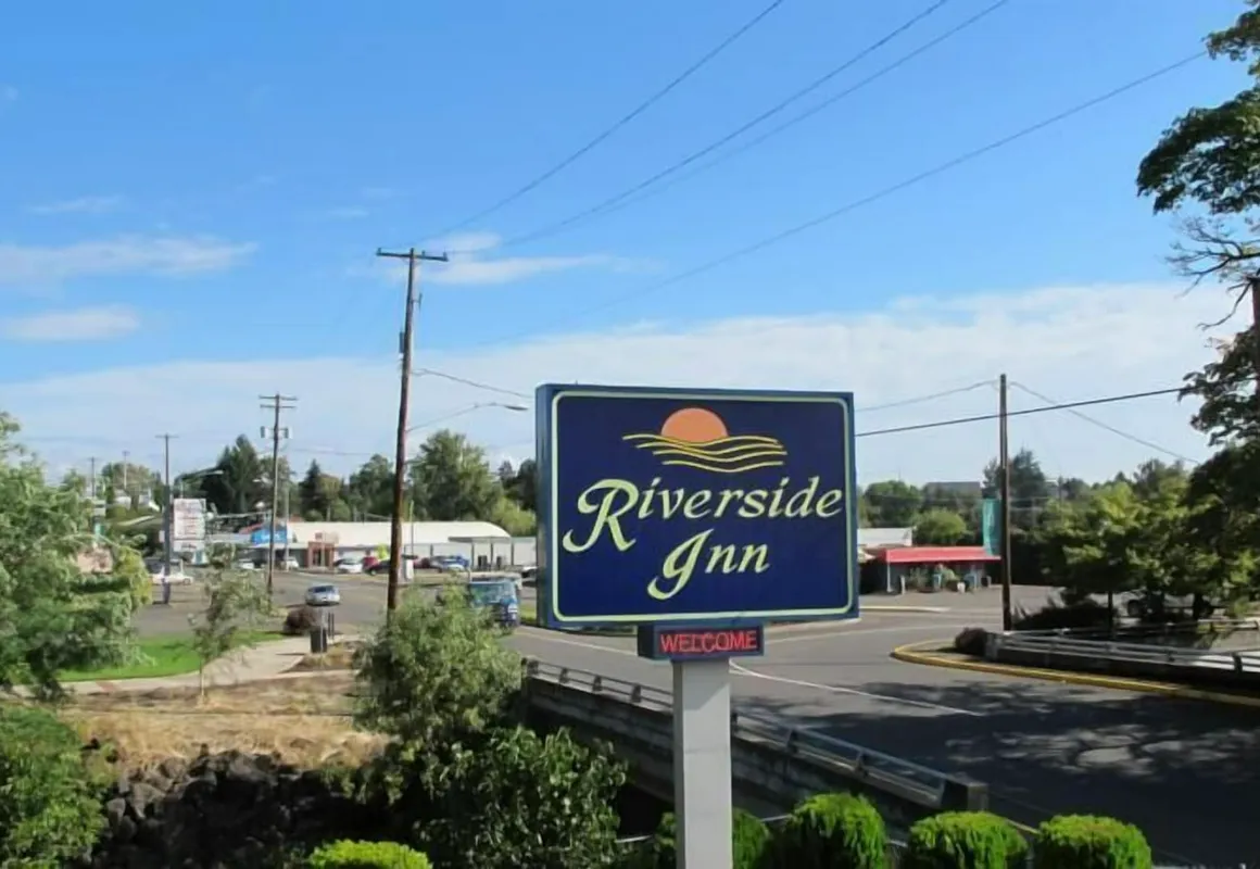 Riverside Inn Dallas hotel hero