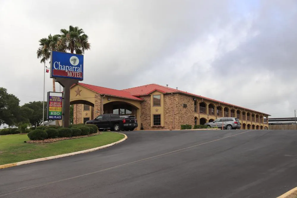 Chaparral Motel hotel hero