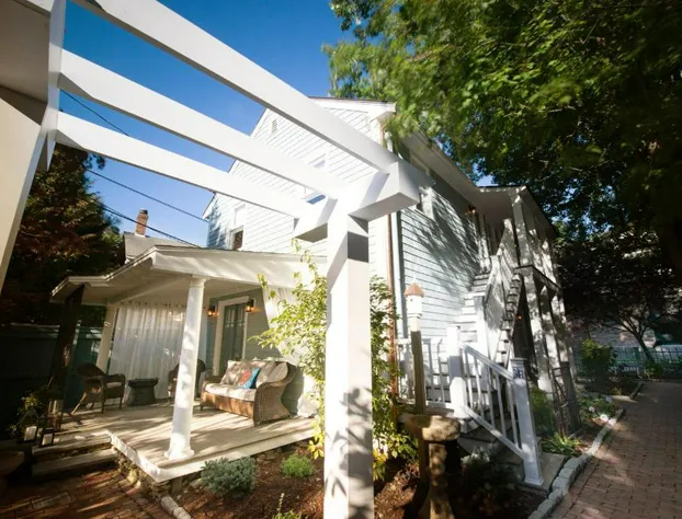 Town & Tide Inn hotel detail image 1