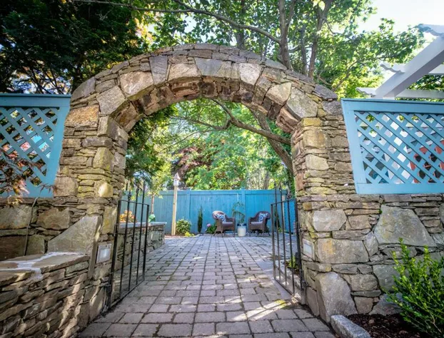 Town & Tide Inn hotel detail image 4