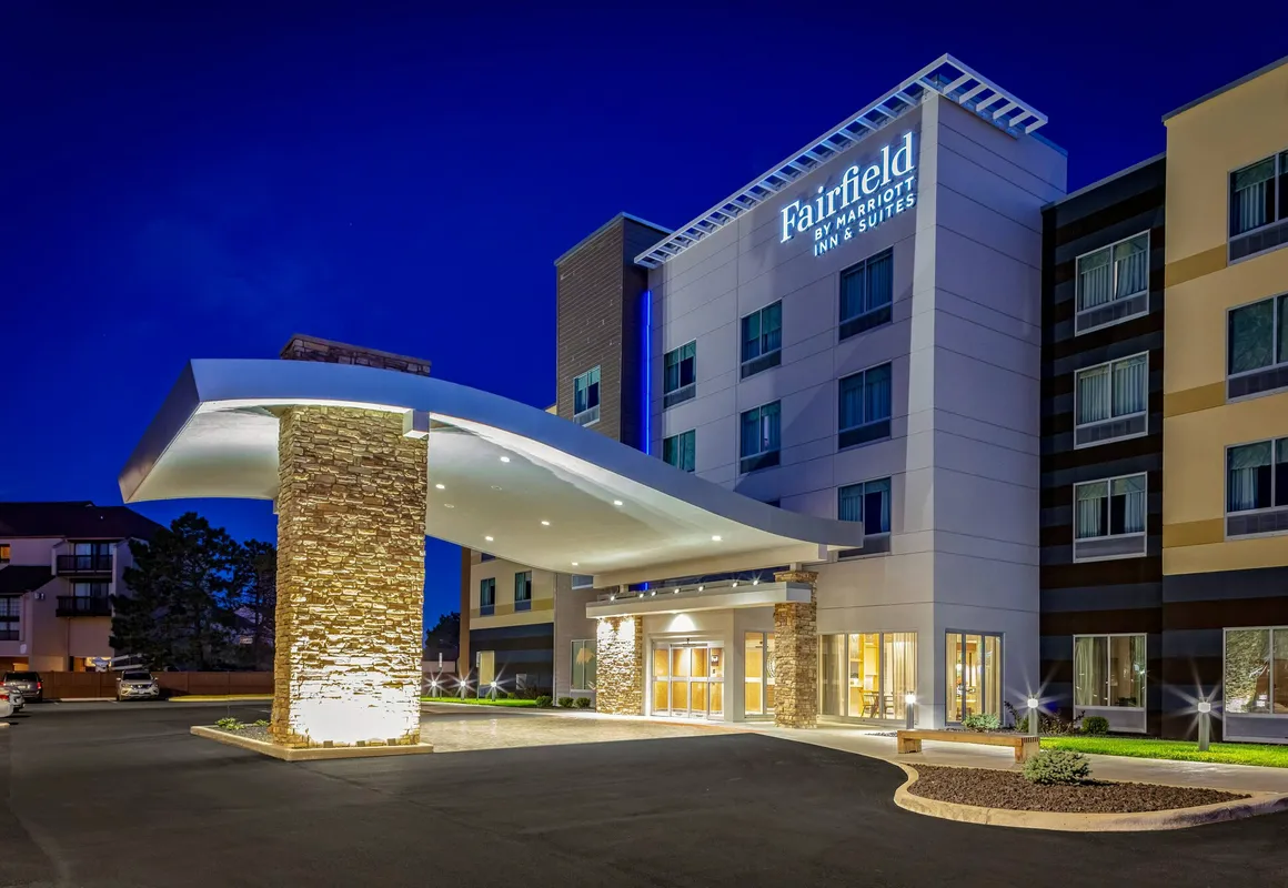 Fairfield by Marriott Port Clinton Waterfront hotel hero