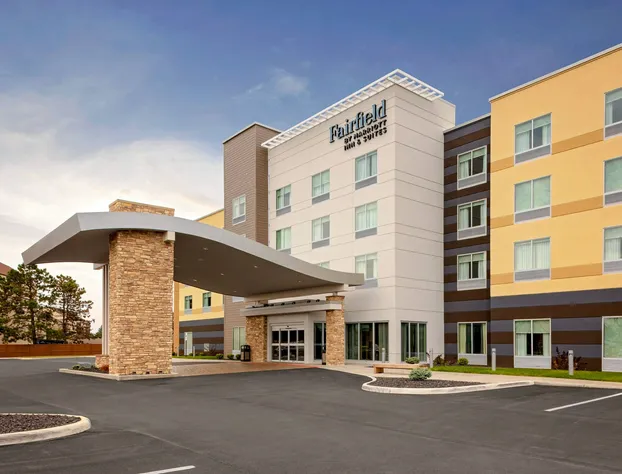 Fairfield by Marriott Port Clinton Waterfront hotel detail image 1