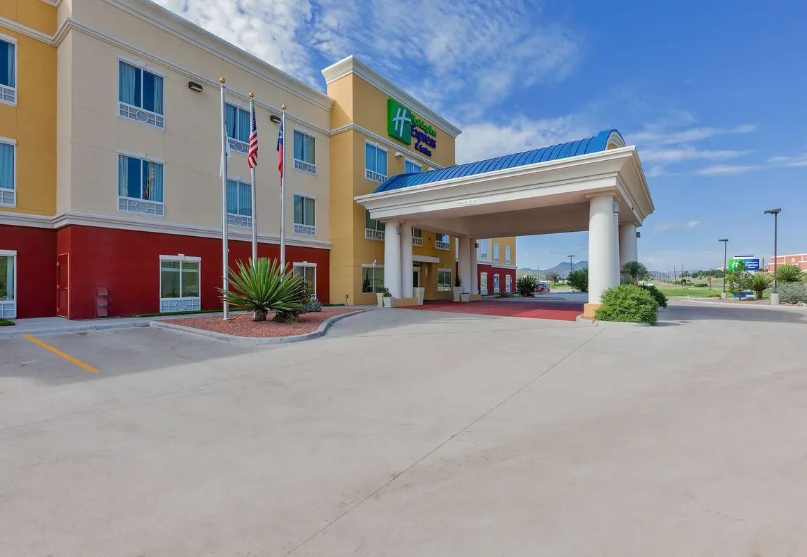 Holiday Inn Express & Suites Alpine Southeast by IHG hotel hero