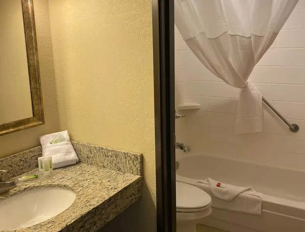 AmericInn by Wyndham Alexandria hotel detail image 4